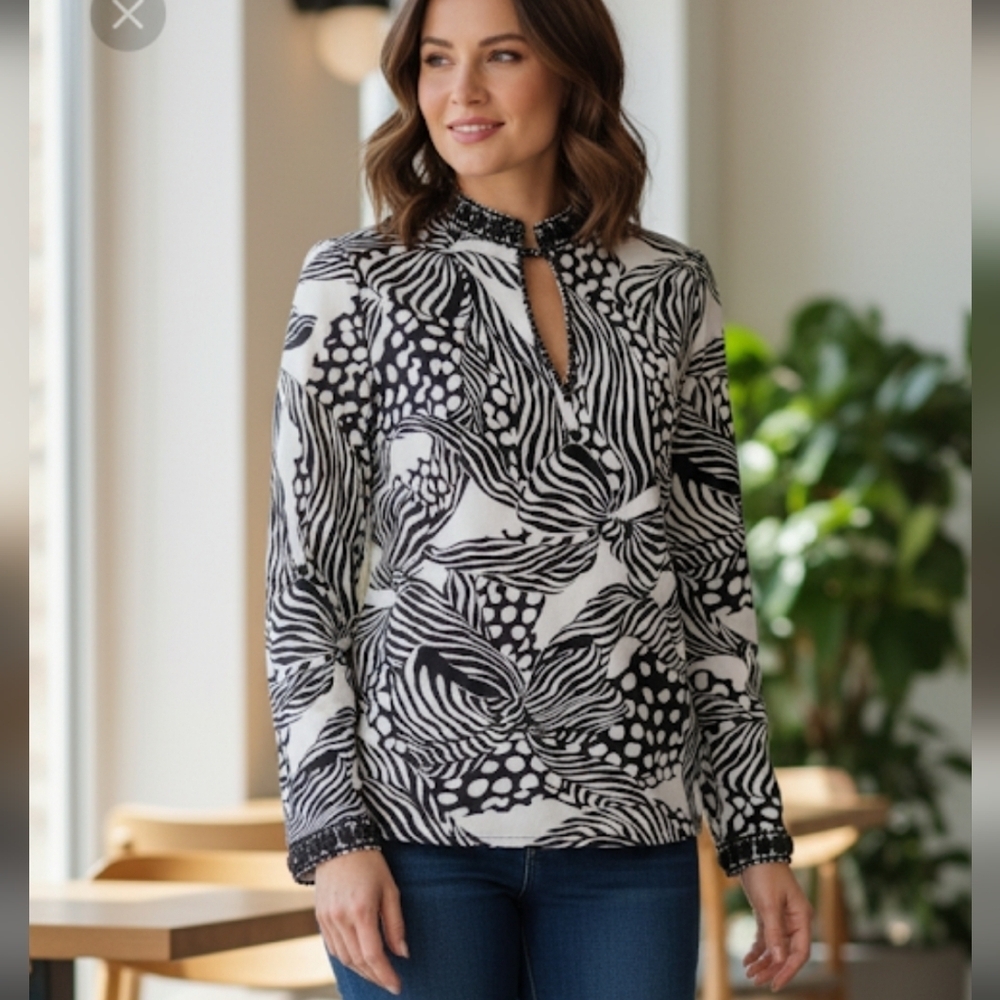 Robert Graham Valentina Tunic  black and white print Size Small